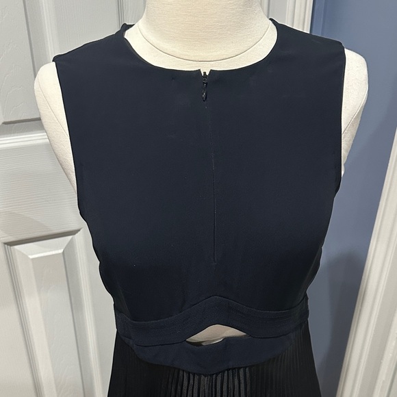 A.L.C. Elegant Black Cutout Maxi Dress - Picture 7 of 8